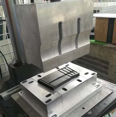 超聲波模具應(yīng)用于槍托焊接
